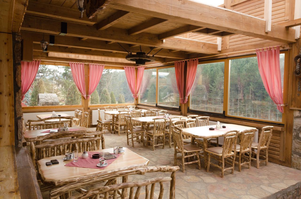 Etno Naselje Kum Bed & Breakfast Sokolac  Exterior foto