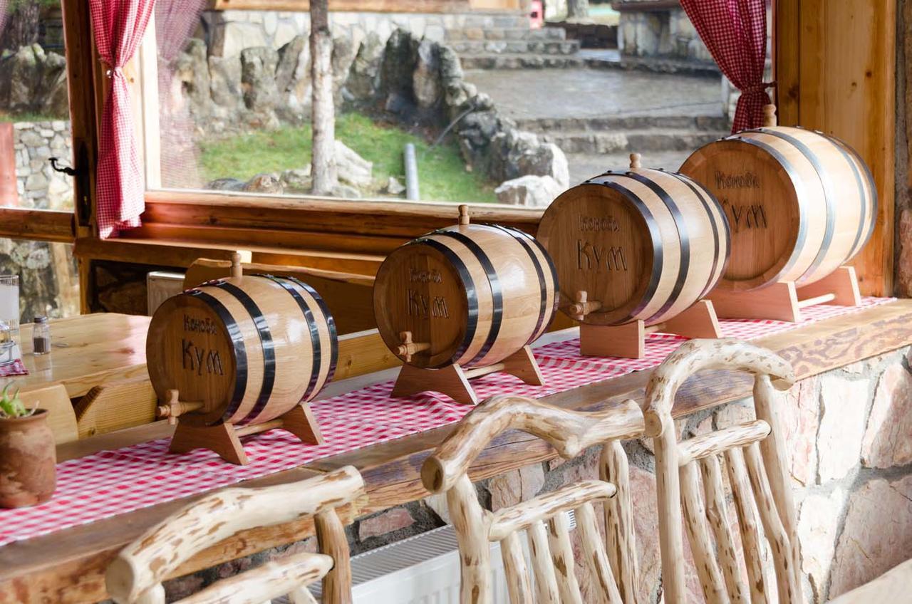 Etno Naselje Kum Bed & Breakfast Sokolac  Exterior foto
